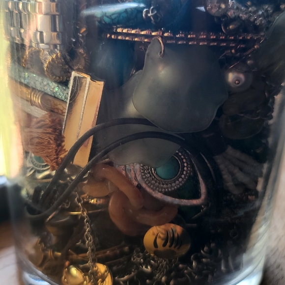 Large JEWLERY VASE - Picture 2 of 2